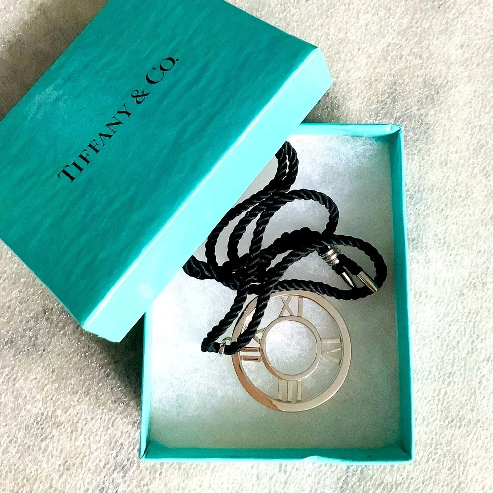 Tiffany&Co ATLAS necklace 🌹